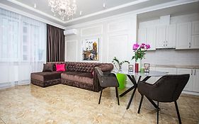 Luxury For Business & Pleasure Royal 2