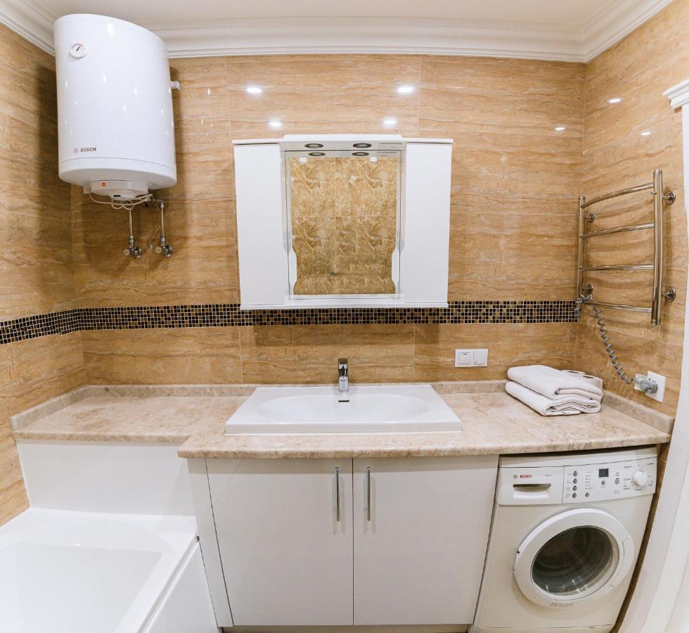 Апартаменты Luxury For Business & Pleasure Royal 2 Киев Экстерьер фото