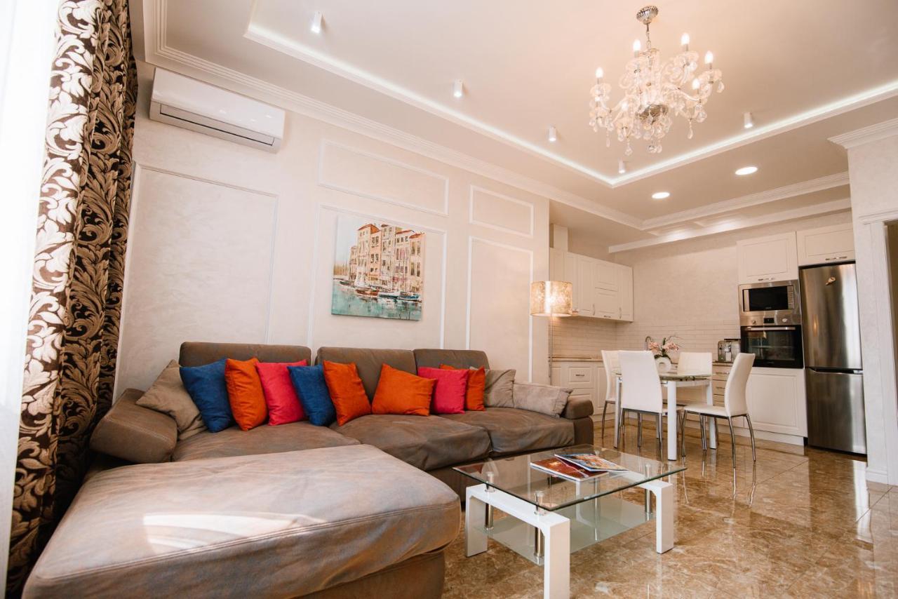 Апартаменты Luxury For Business & Pleasure Royal 2 Киев Экстерьер фото